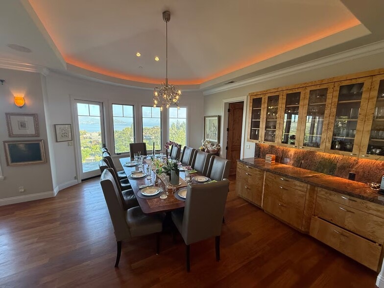 Dining area - 115 Inez Pl