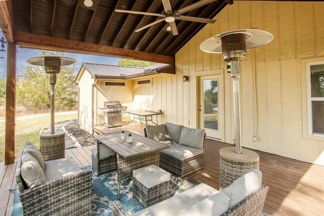 Building Photo - 301 Judy Dr