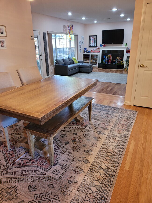 Building Photo - 6487 Hidden Creek Dr