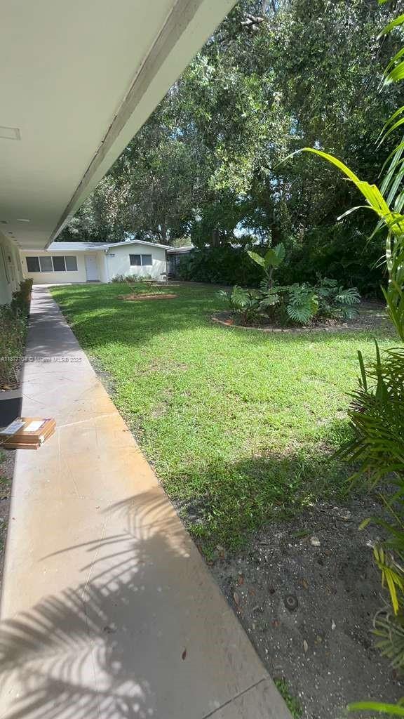 Building Photo - 780 NE 122nd St