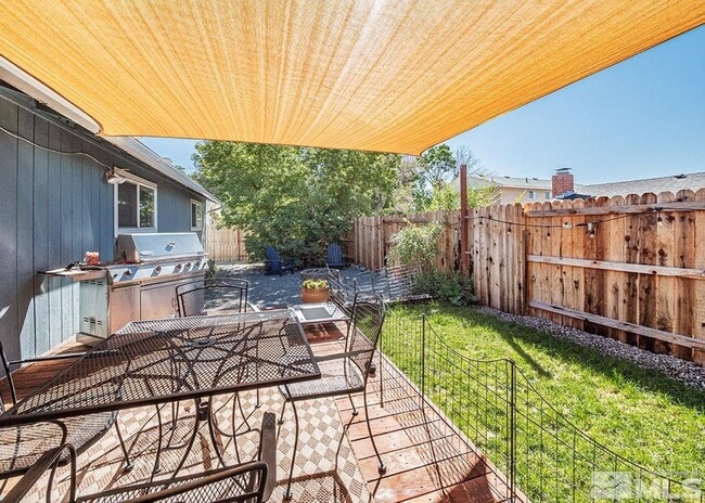 Building Photo - Immaculate Sparks Beauty