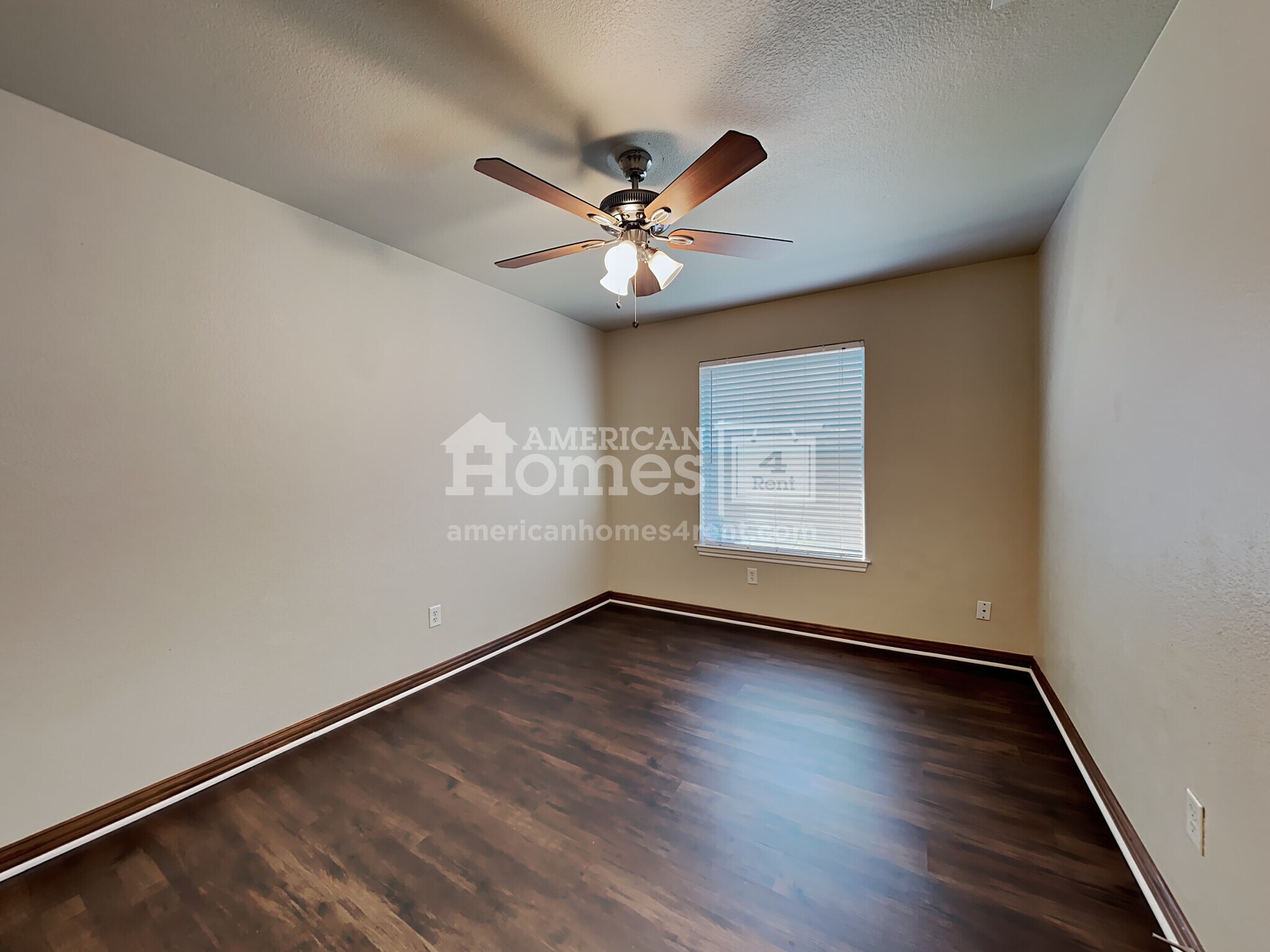 Building Photo - 350 Mesquite Hill Dr