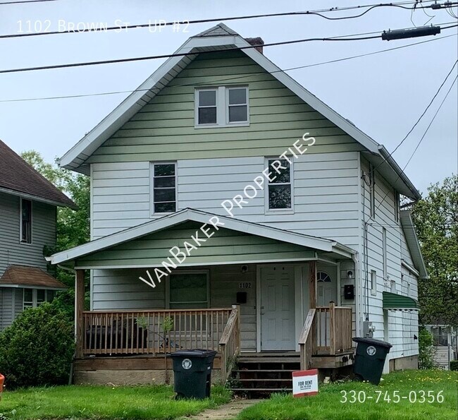 Primary Photo - 1102 Brown St