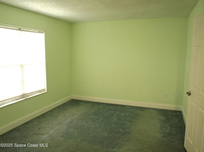 Building Photo - 1485 Malibu Cir NE