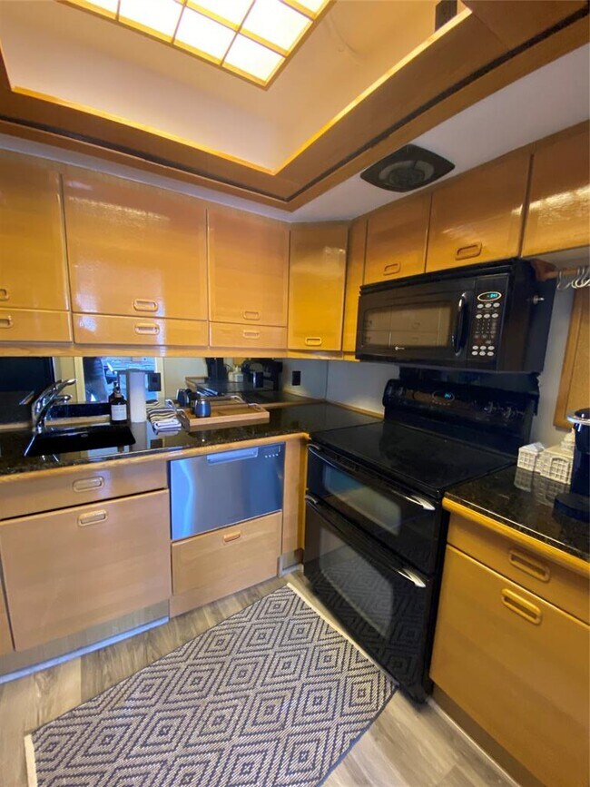 Building Photo - 1122 Colorado St