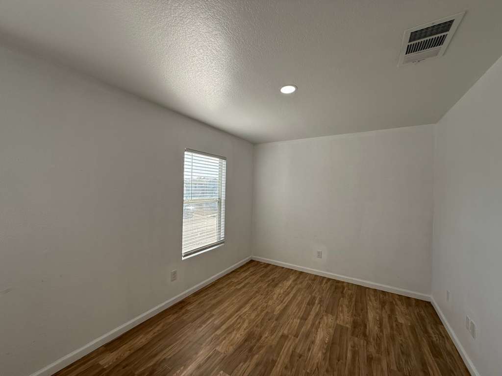 Building Photo - 5331 Bakersfield St