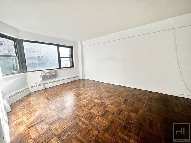 Building Photo - 219 E 69th St