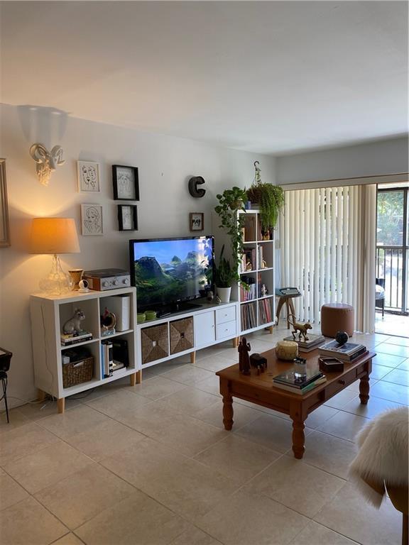 Building Photo - 5821 Washington St