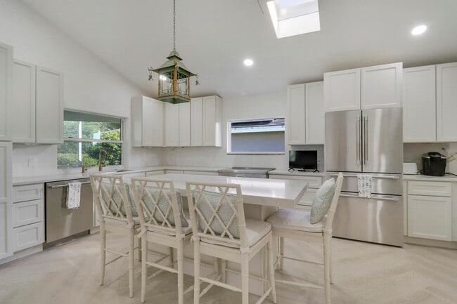 Building Photo - 13760 Sand Crane Dr