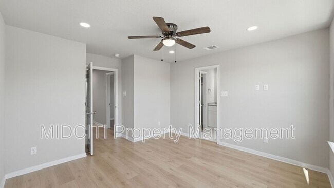 Building Photo - 7210 John Palmer Dr