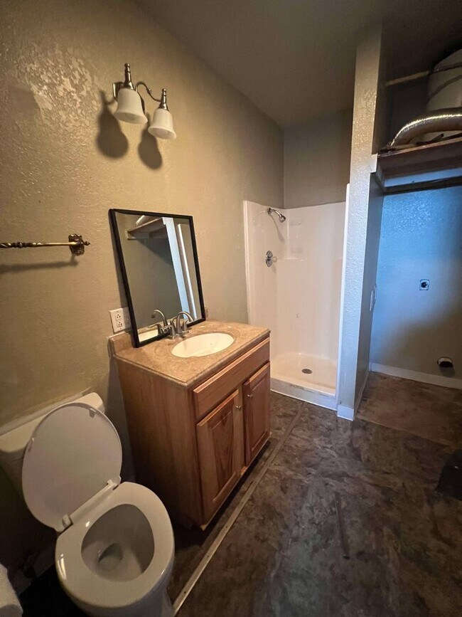 Building Photo - 2202 S Joplin Ave