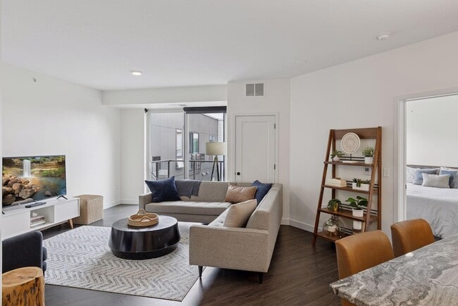 Building Photo - 12610 Ridgedale Dr