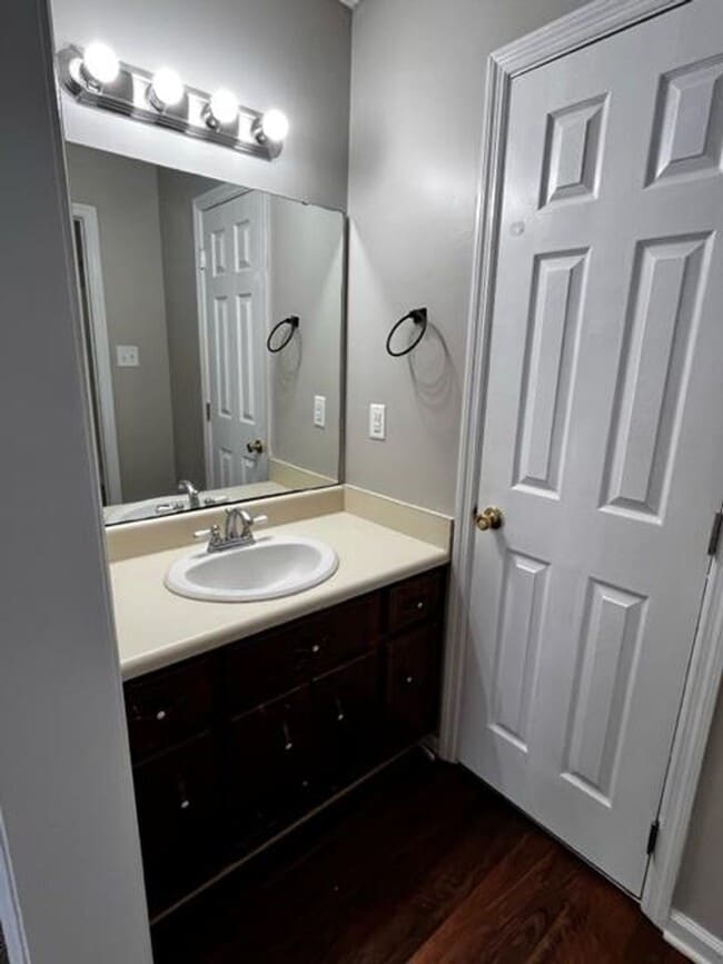 Building Photo - Check Out This 3BD/2B Home!!