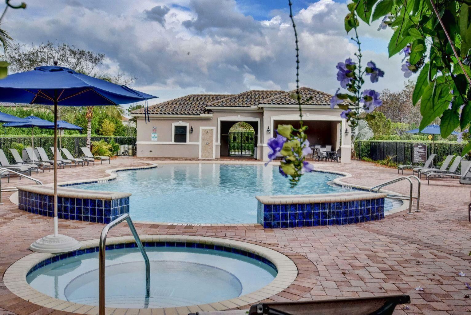 Building Photo - 8834 Willow Cove Ln