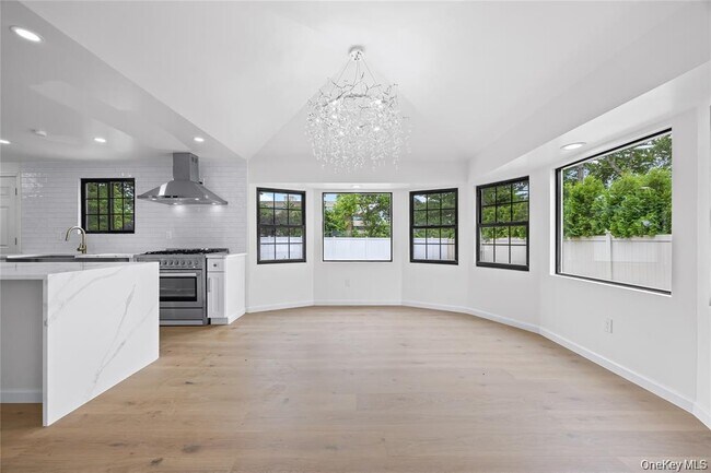 Building Photo - 26 Roseanne Dr