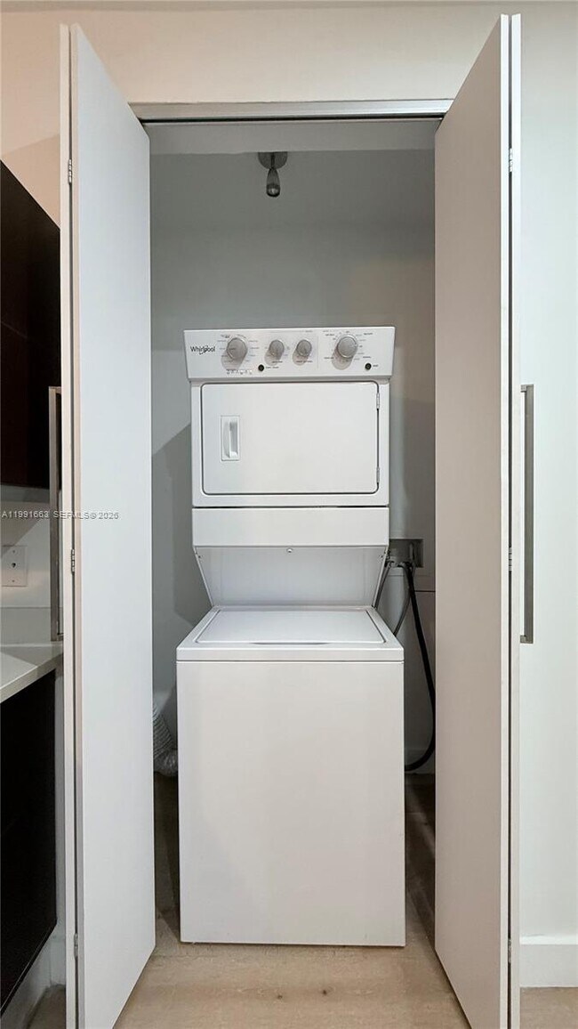 Building Photo - 2031 Meridian Ave