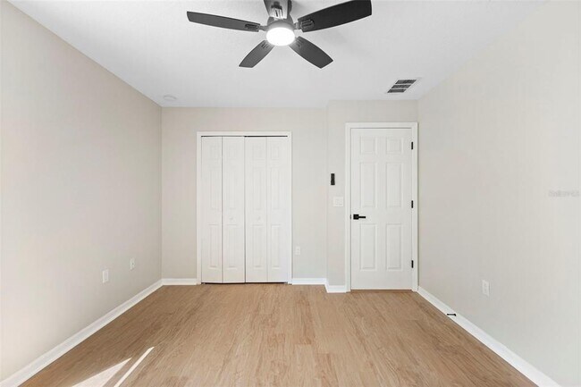 Building Photo - 1227 Tivoli Dr