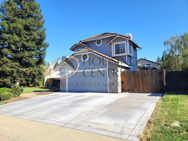Building Photo - Executive Folsom Rental EXCELLENT Location and a POOL!