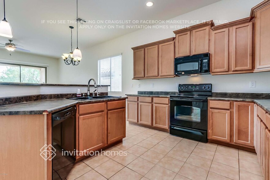 Building Photo - 4409 W Diburgo Dr