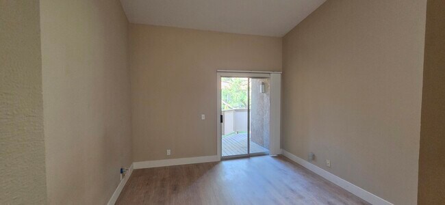 Building Photo - 5320 Silver Canyon Rd