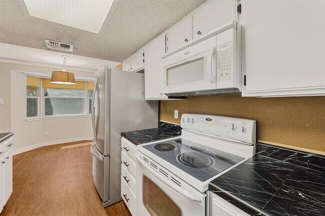 Building Photo - 19315 Gagelake Ln