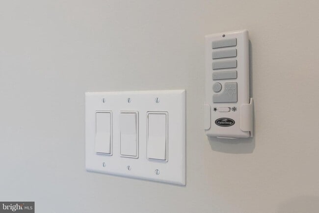 Building Photo - 139 W Huntingdon St