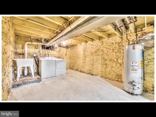 Building Photo - 1209 S Ellwood Ave