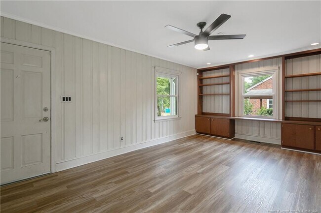 Building Photo - 415 Vista Dr