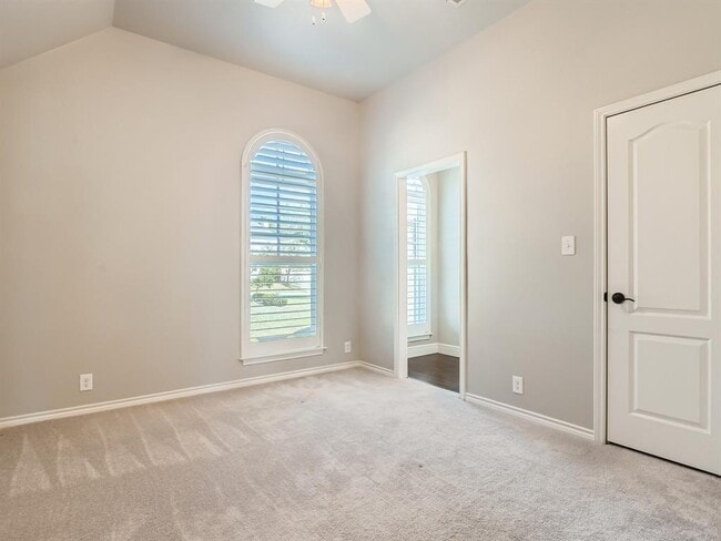 Building Photo - 8915 Spicebrush Dr