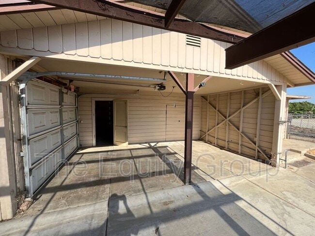 Building Photo - 228 W Teapot Dome Ave