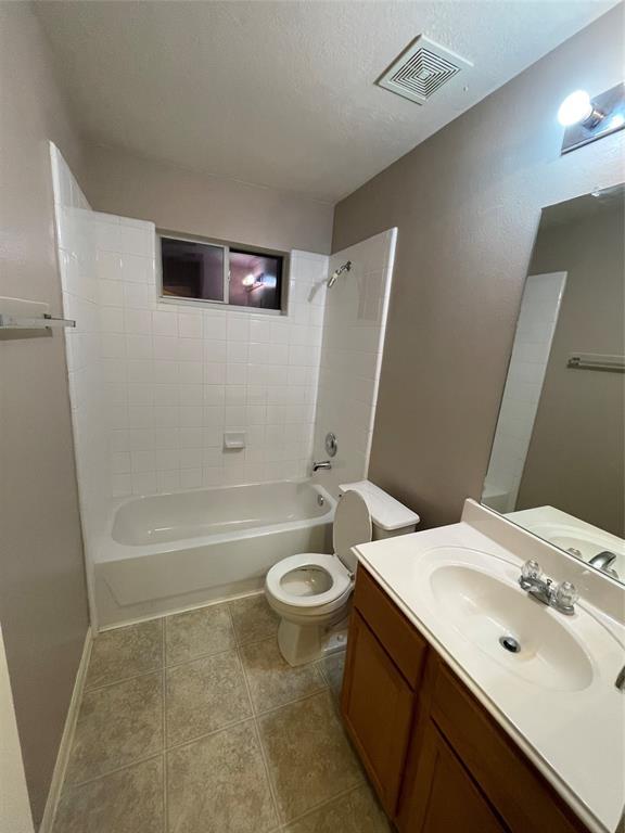 Building Photo - 16322 Bettong Ct
