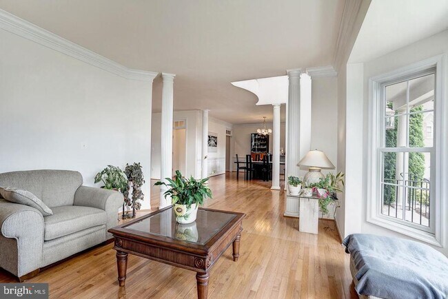 Building Photo - 6355 Highgrove Park Ct
