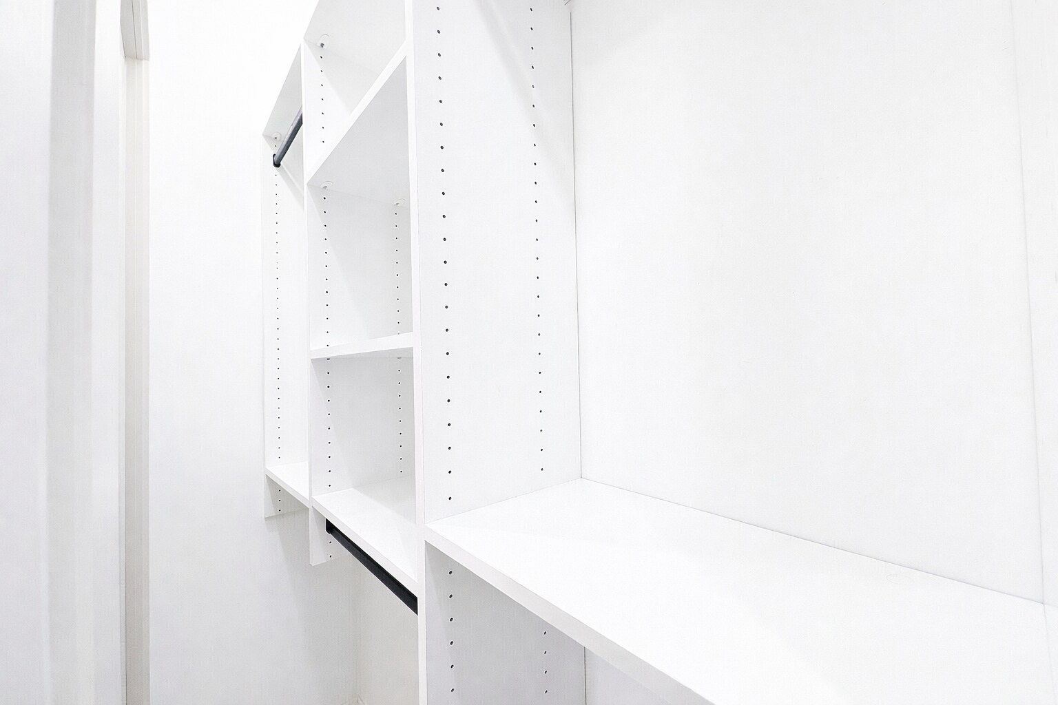 Building Photo - 948 W Sunnyside Ave