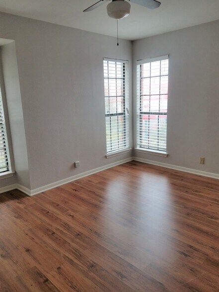 Building Photo - 19 Chapel Hill Cir
