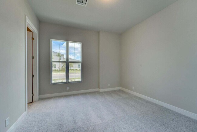 Building Photo - 9296 Crestview Cir