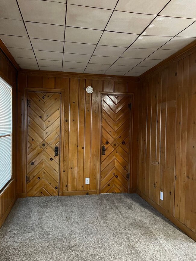 Building Photo - Kemp St Studio Apartment