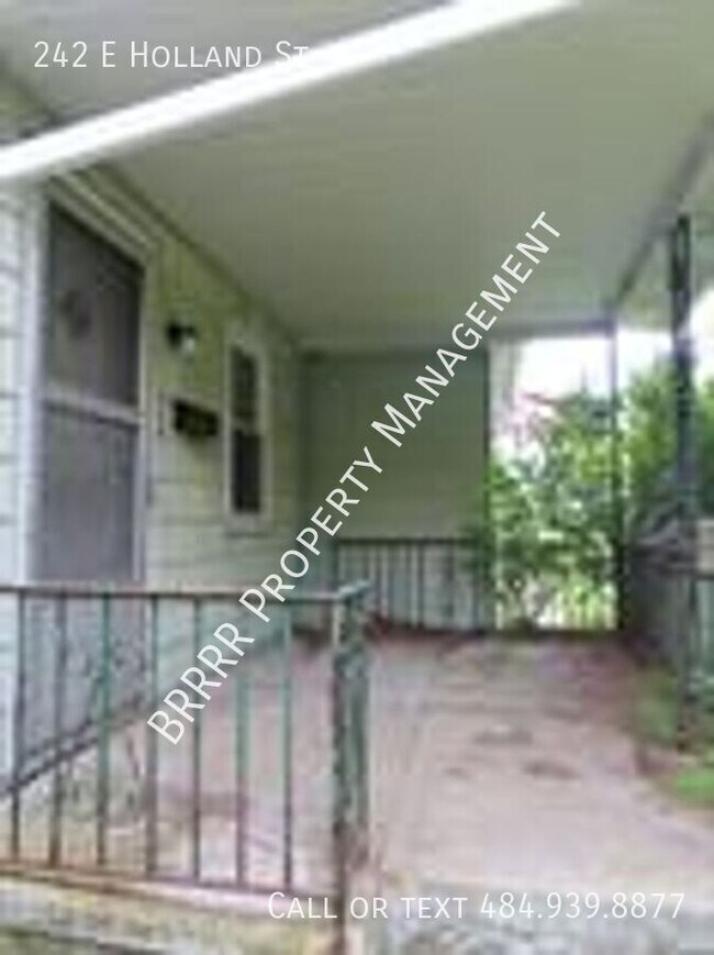Building Photo - 242 E Holland St