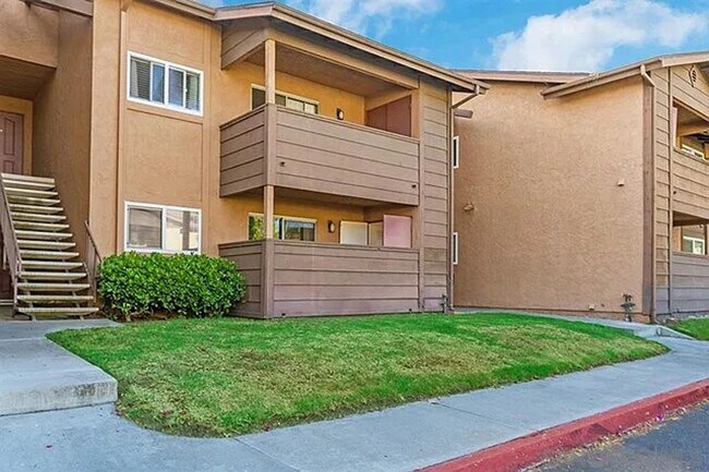 Building Photo - Pristine condo in the charming and quaint community of Lakeshore Villas 2/2 Pets OK With Owner Ap...