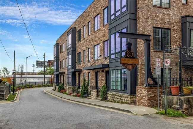 Building Photo - 267 Castleberry Station Dr SW