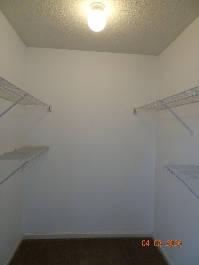 Building Photo - 2 Bedroom 2 Full Bath Condo