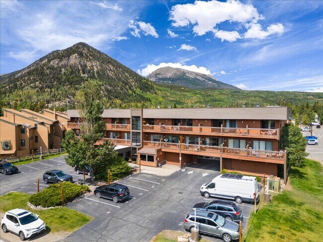 Building Photo - Cedar Lodge 218