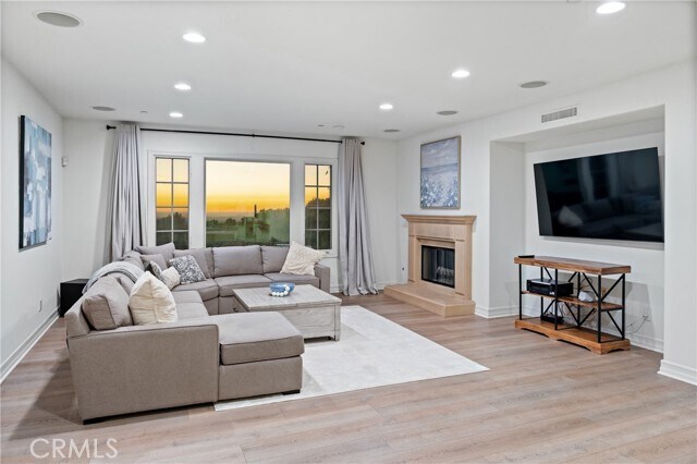 Building Photo - 23 Castlerock