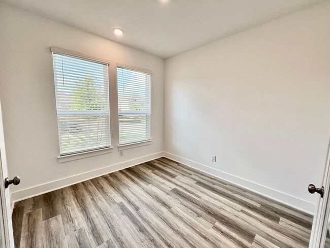 Building Photo - Elegant Parkside Retreat | Stunning 3BR Home with Office, Game Room & Covered Outdoor Living