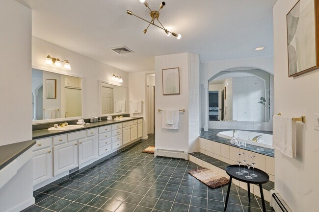 Building Photo - 321 Museum Village Rd