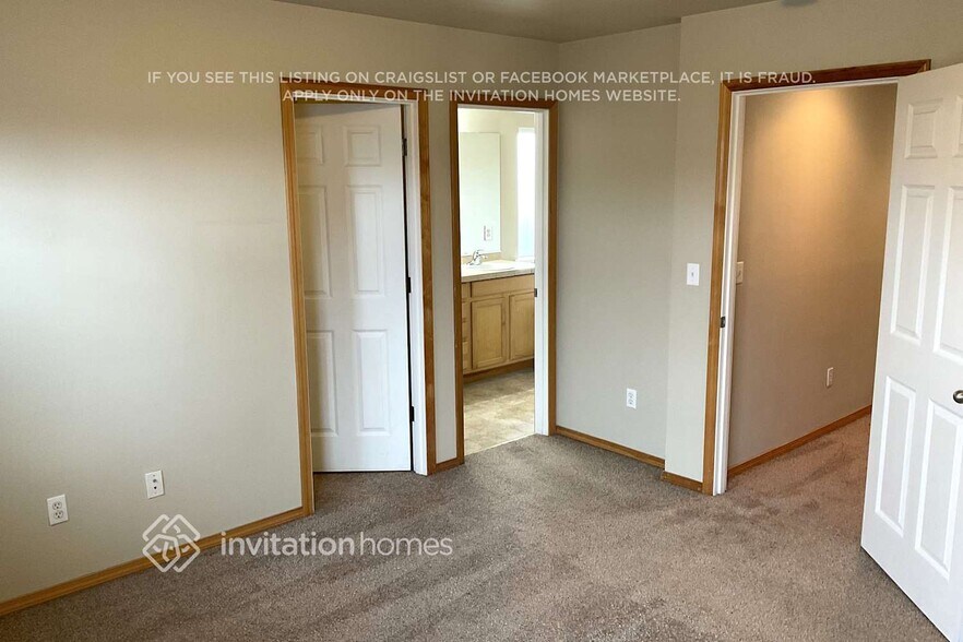 Building Photo - 2434 165th St E