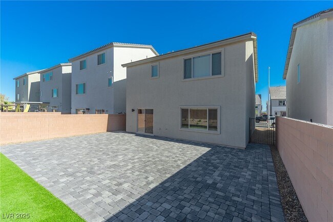 Building Photo - 10325 S Bronco St