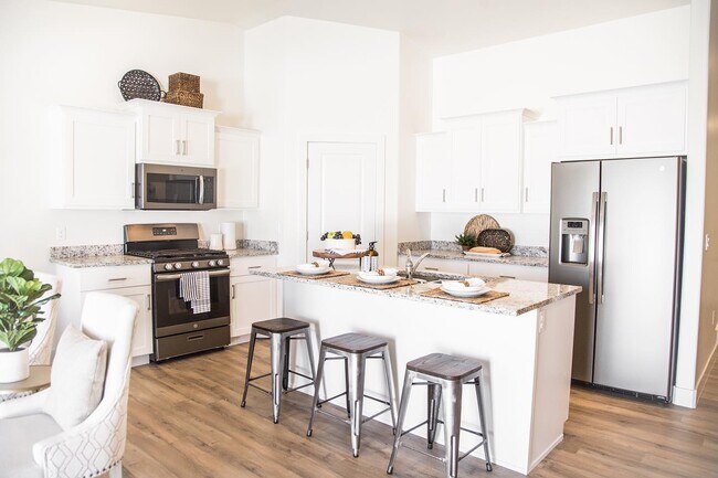 Building Photo - 939 Ironwood Dr