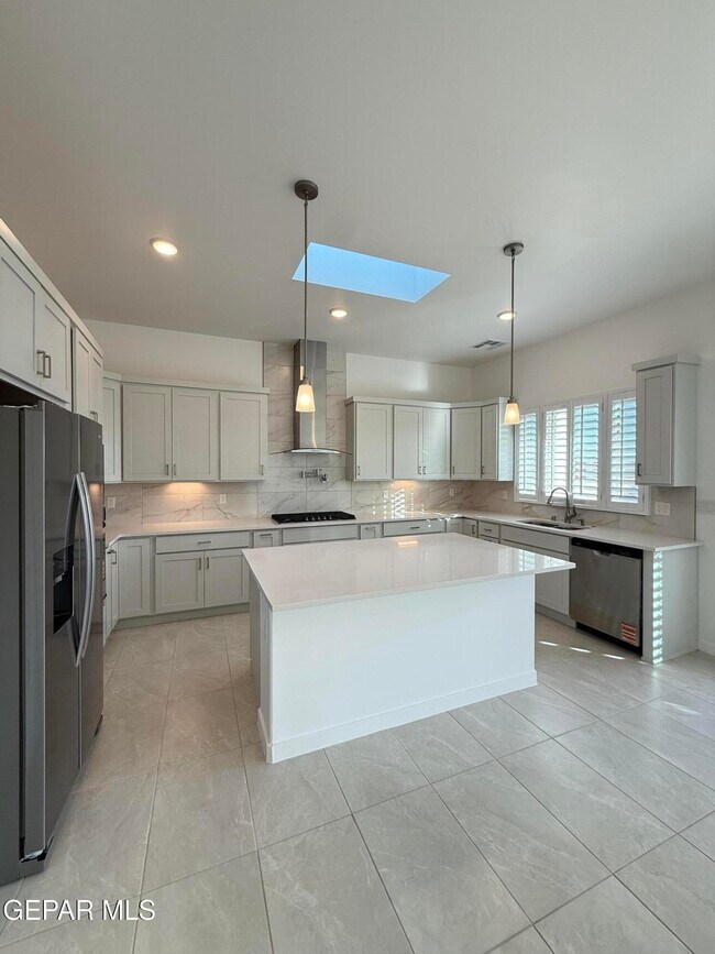 Building Photo - 13912 Garforth Ave