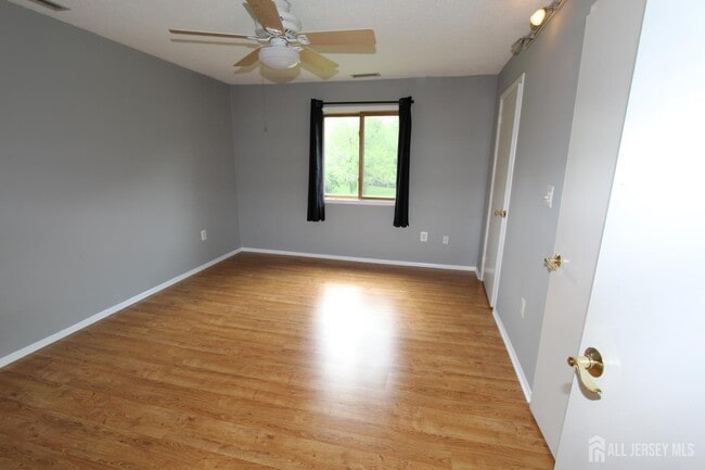 Building Photo - 1112 Aspen Dr