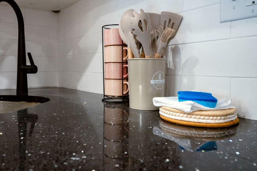 Building Photo - 1384 Ridge Ave